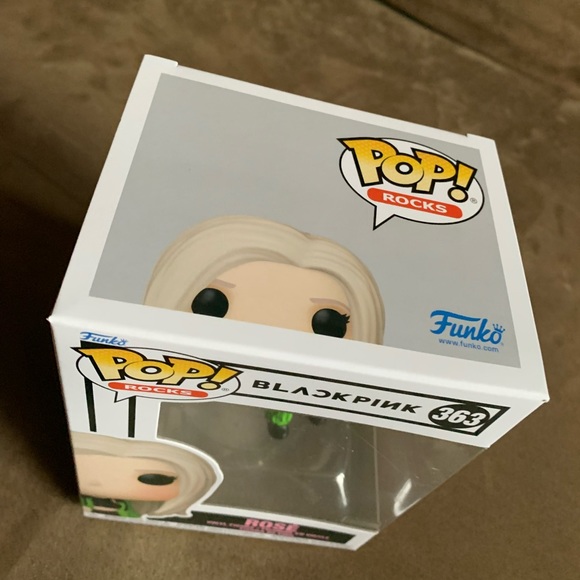 NIB Blackpink Rose Funko Pop! Vinyl Figure #363 - Picture 10 of 11